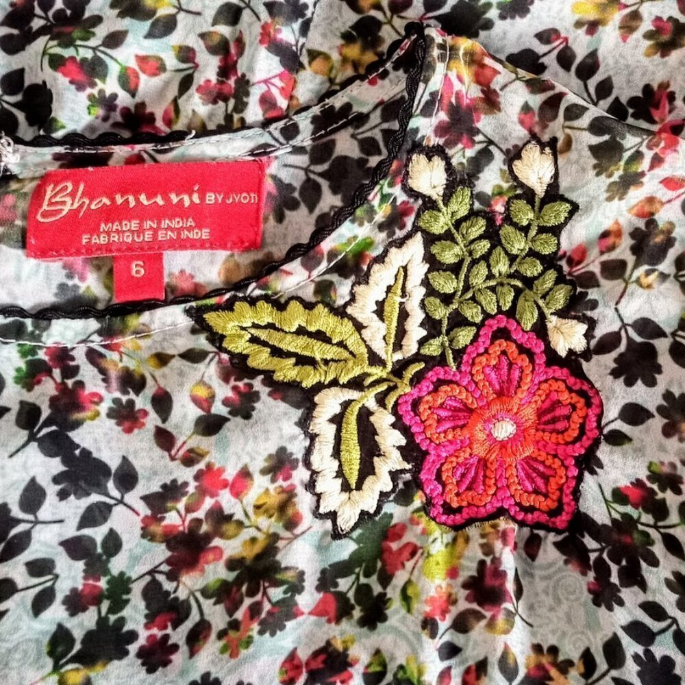 Bhanuni by Jyoti Libra Green Floral Bell Sleeve Boho Mini Dress - Picture 4 of 8